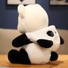 Roztomilý plyšový panda s kapucňou