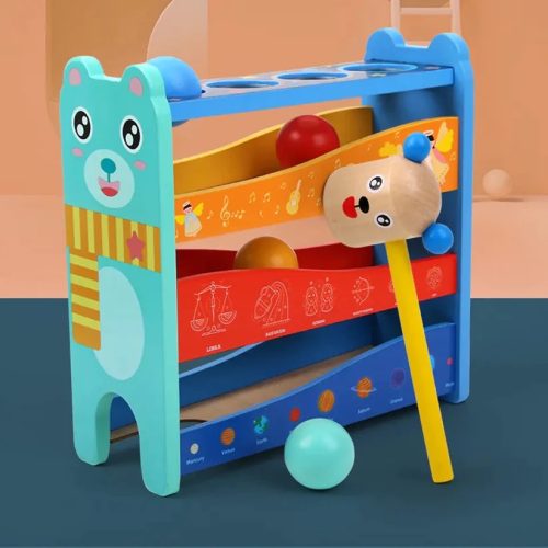 Drevená hra s kladivkom a guľôčkami